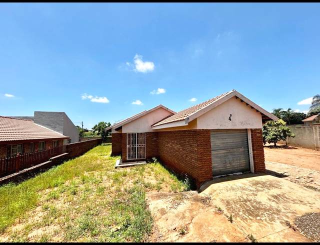 3 BEDROOM HOUSE FOR SALE IN FLORA PARK